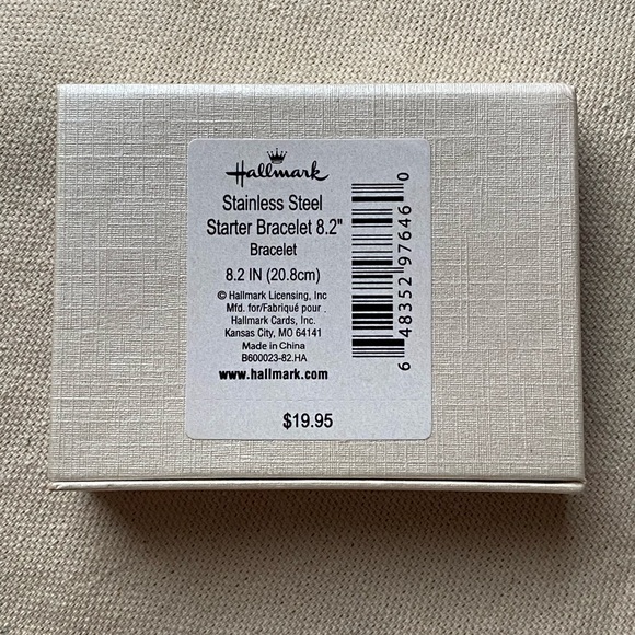 NWT! Hallmark Bracelet - Picture 4 of 4